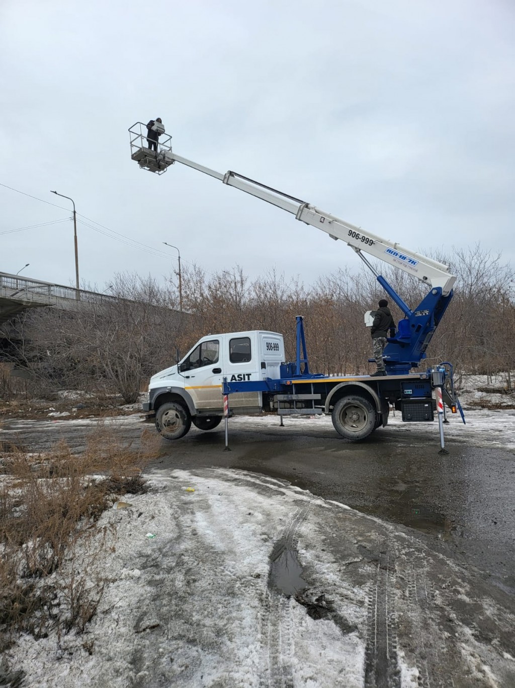 Автовышка омск. Газель автовышка омск. Газель автовышка омск. Водитель автовышки. Автовышка без водителя.