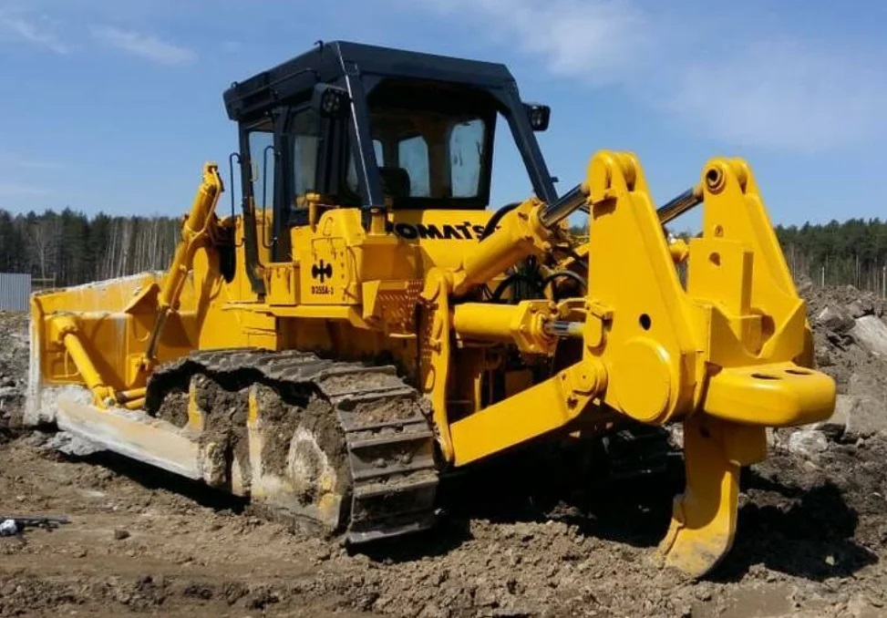 Бульдозер 132 квт. Komatsu 515. Бульдозер Комацу рыхлитель. Рыхлитель Komatsu 575. Бульдозеры-рыхлители 132 КВТ ДЗ-24.