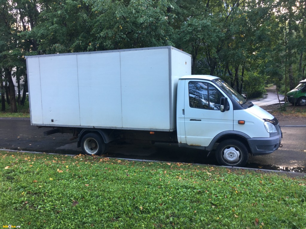 Купить б/у ГАЗ ГАЗель (3302) бензин механика в Москве: белый изотермический кузо