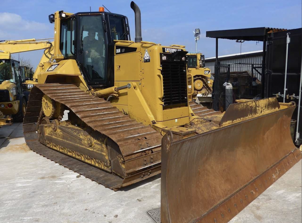 бульдозеры. бульдозеры санкт петербург. бульдозер caterpillar d6n xl. бульдозер caterpillar d5. бульдозер планировщик.