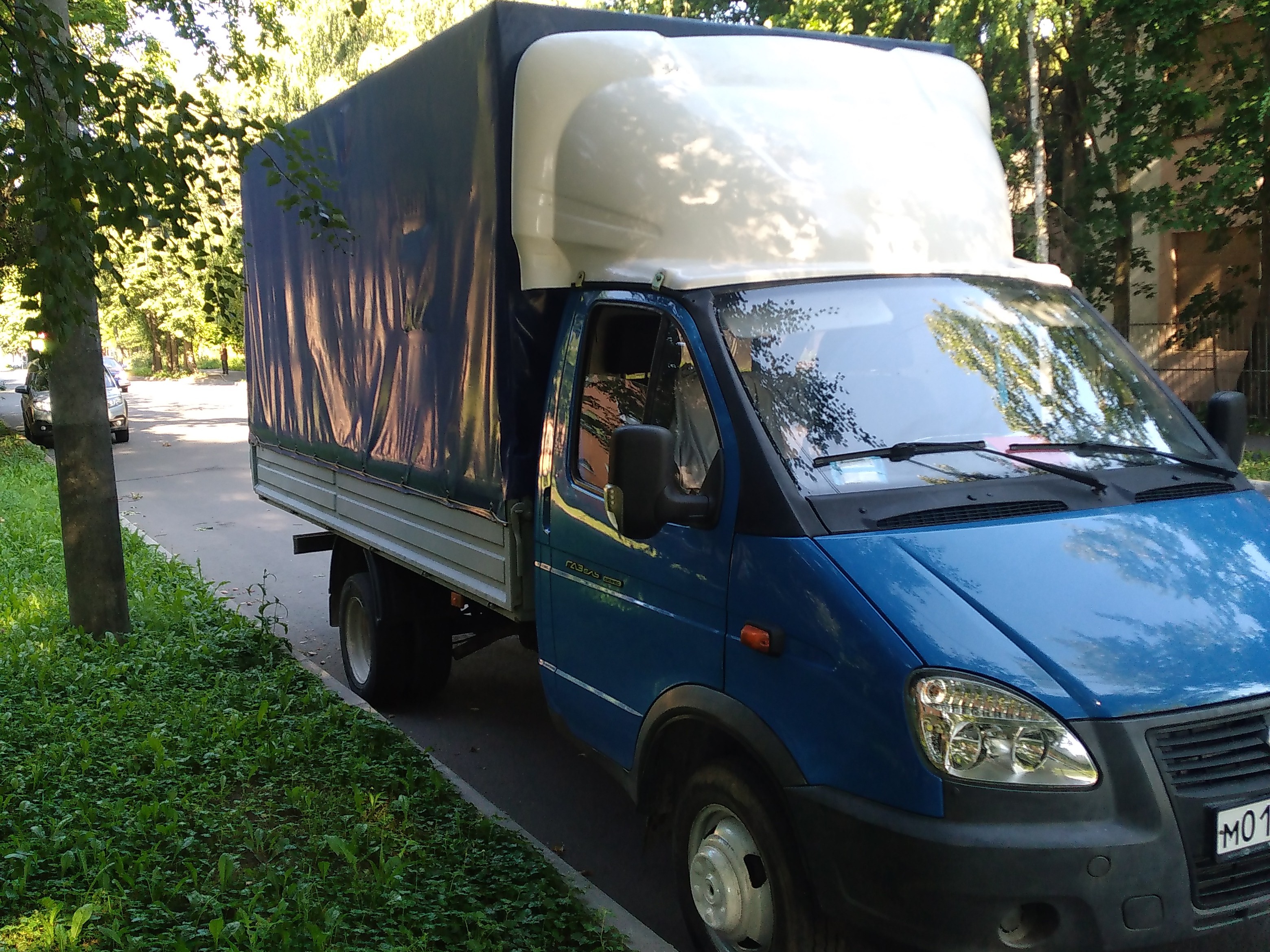 Газель петрович. Перевозки великий новгород. Куб в гезели. Перевозки великий новгород. Газелька великий новгород.