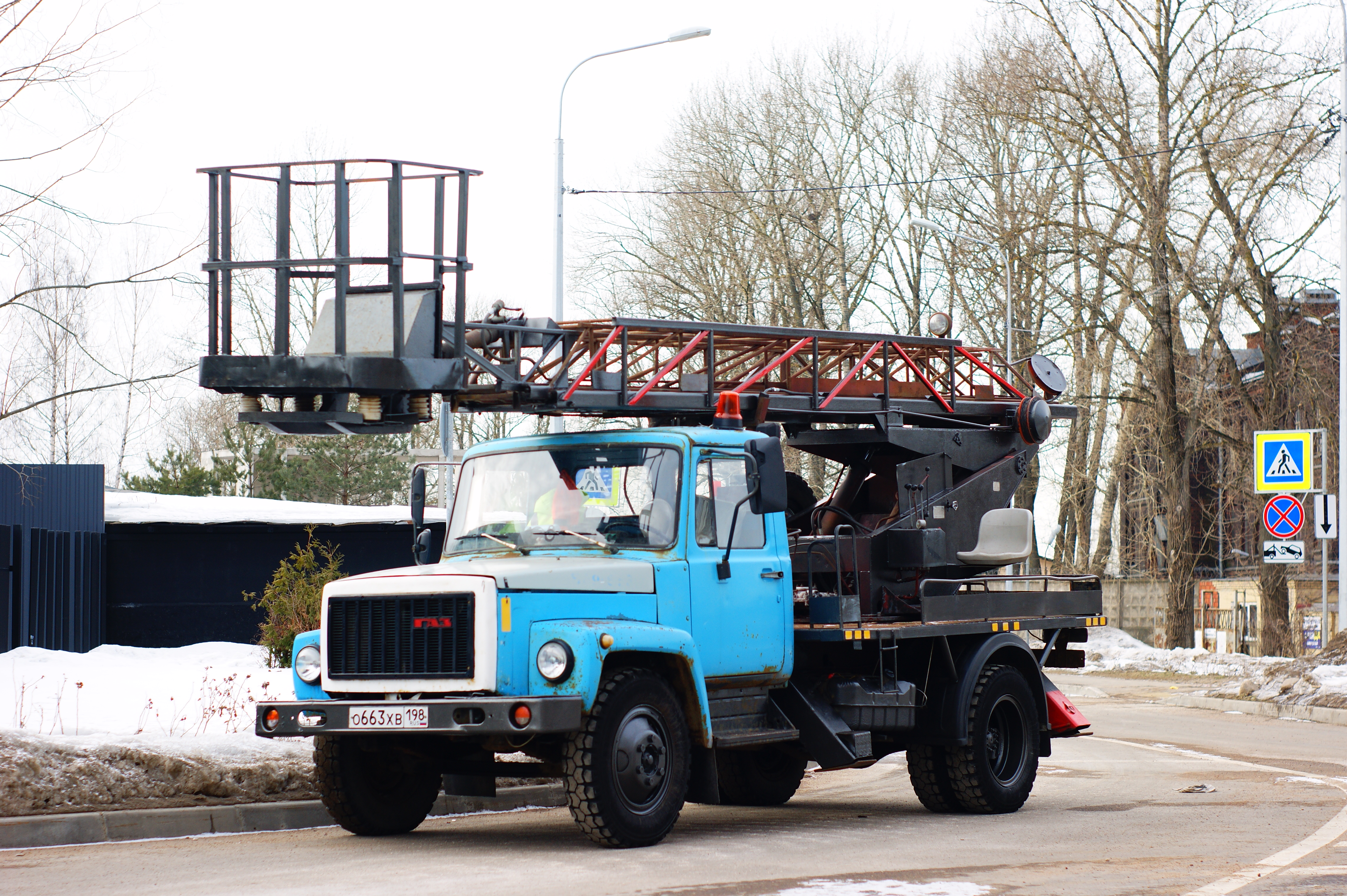 Автовышка спб. Автовышка газ 3307 ап-17а. автогидроподъемник спб. автогидроподъемник спб завод отзывы.