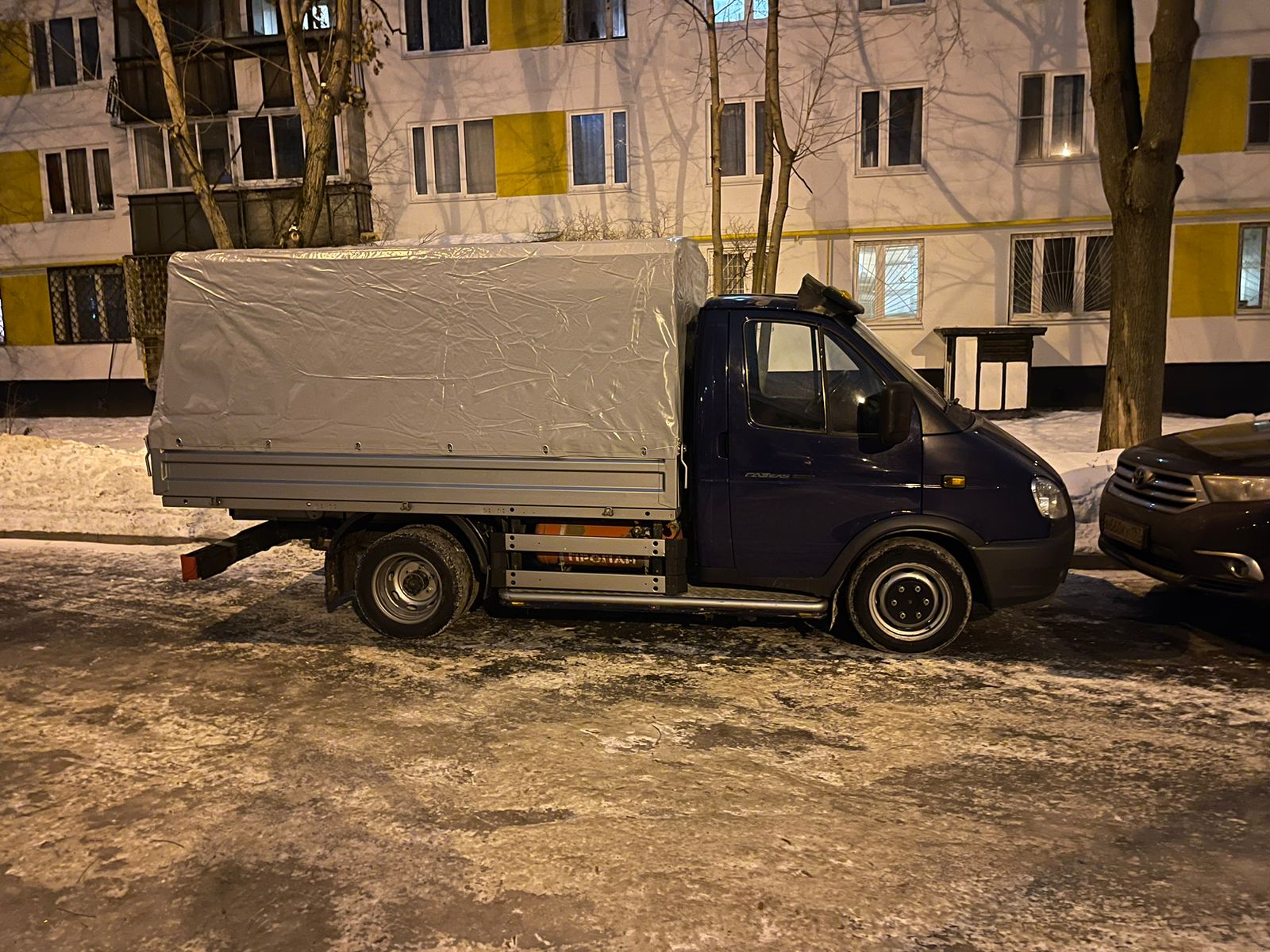 Грузоперевозки. Газель. Грузчики Москва РФ. Москва, Замоскворецкая линия,  метро Домодедовская телефон: +79258888583 (Артур)