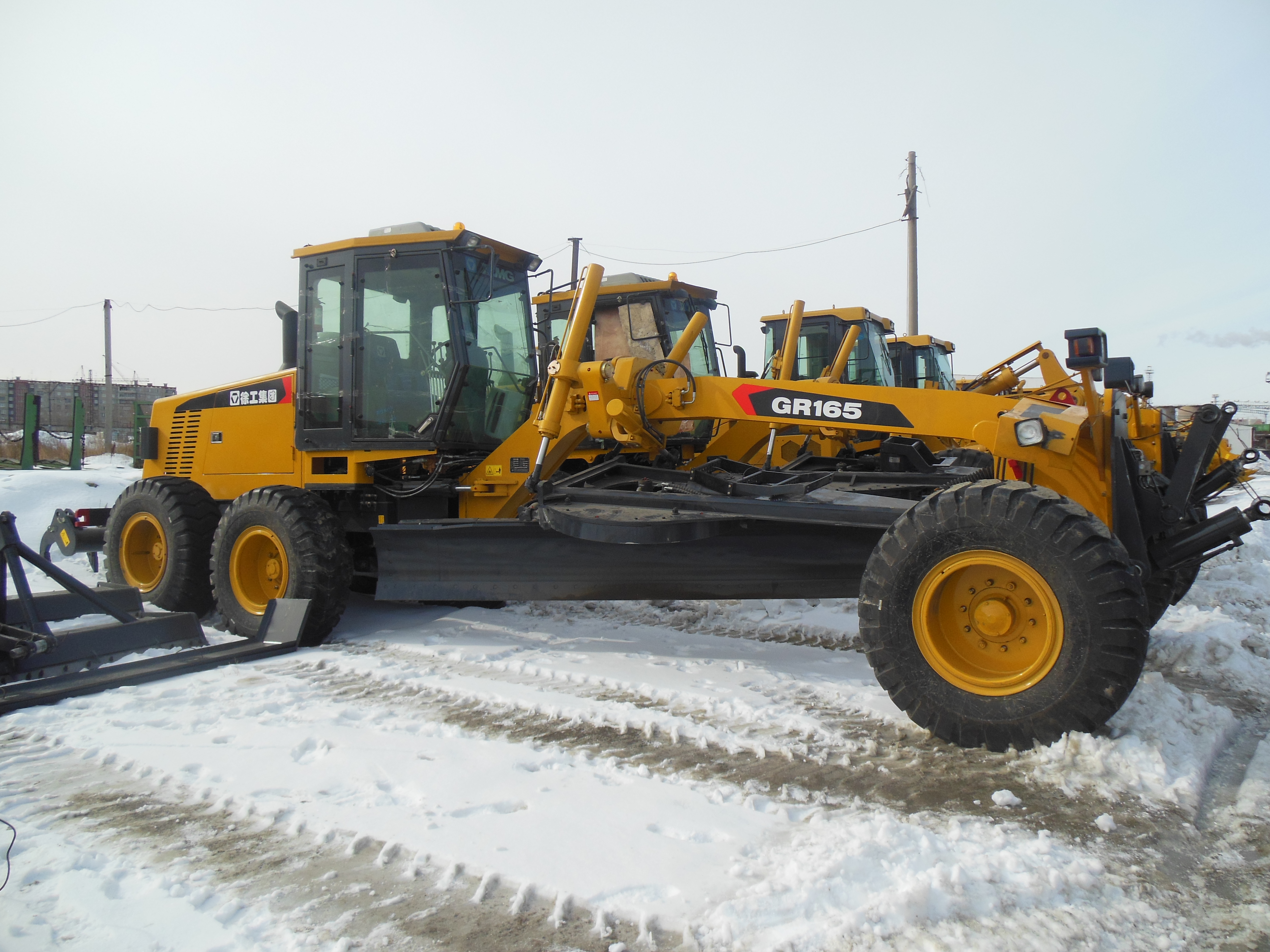 Грейдер xcmg gr165. XCMG 165 грейдер. Спецтехника (грейдер) XCMG, gr165. XCMG грейдер с рыхлителями gr 165.