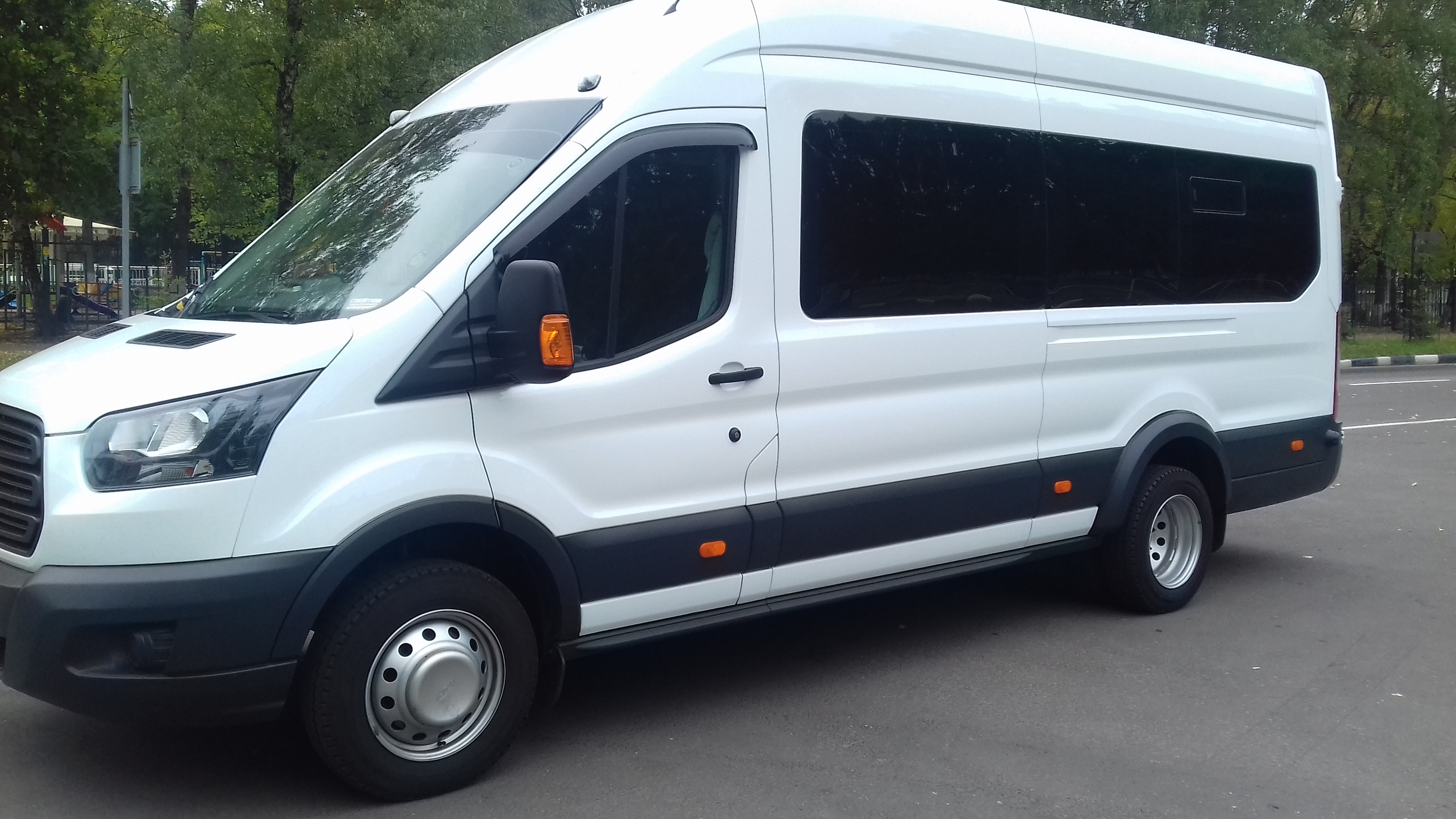 Микроавтобус в московскую область. Микроавтобус 067. Маршрут 525. Микроавтобус подмосковье. Московский автобус форд транзит.