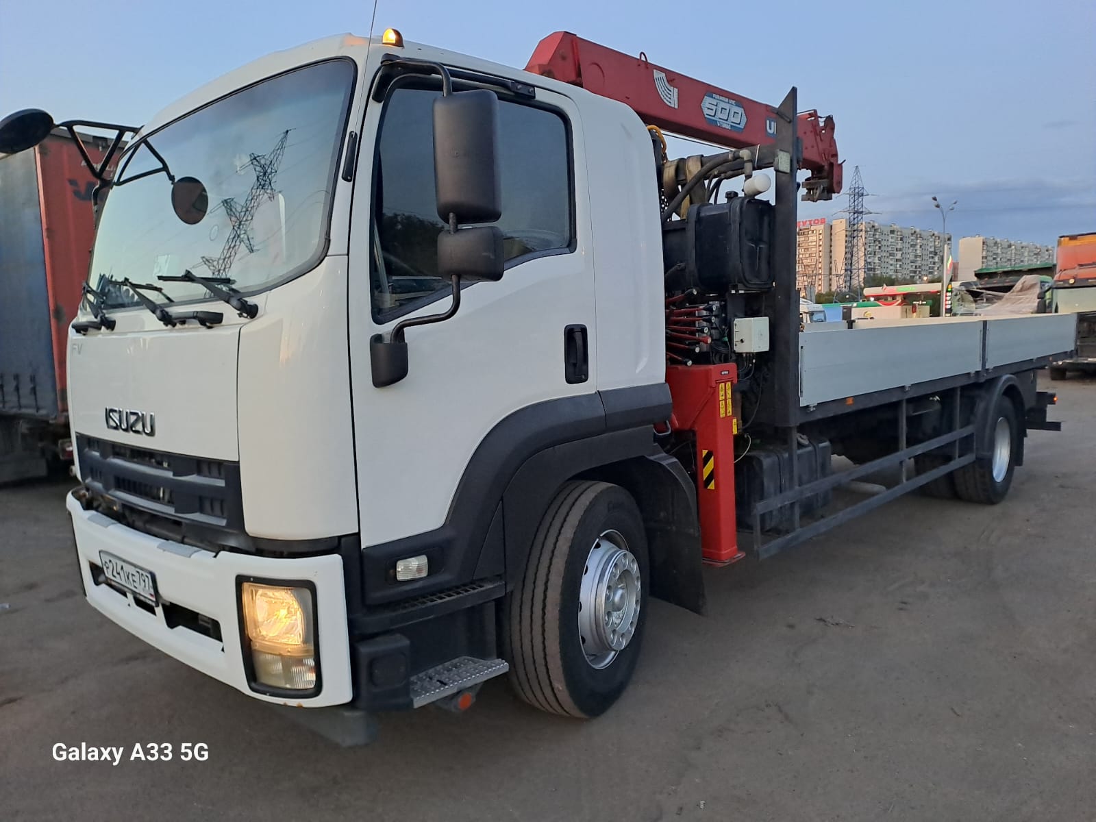 Манипулятор hino ranger 5т. Unic 5 тонн. Кран манипулятор исузу форвард. Манипулятор 5т. Аренда манипулятора в москве.