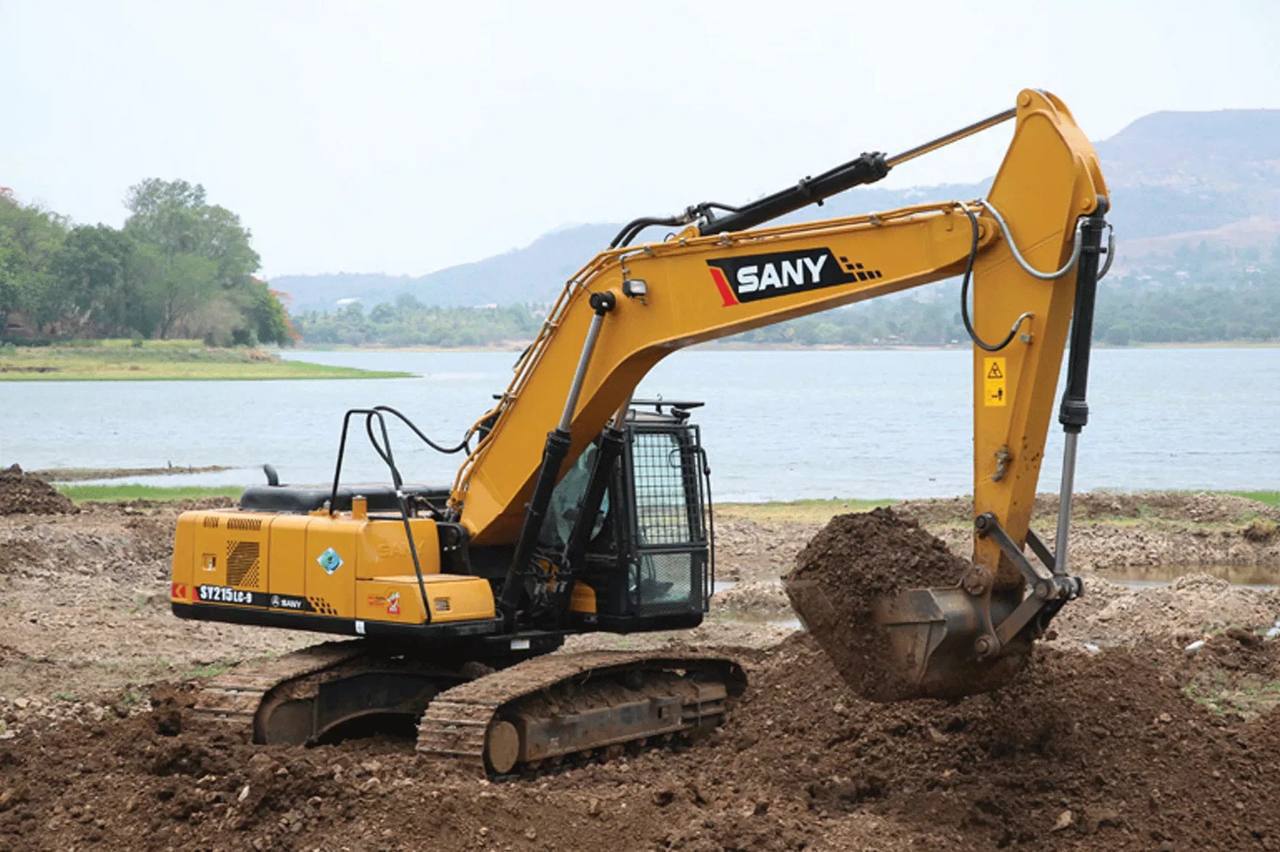 Гусеничный экскаватор SANY 215c Нижегородская область, село Гагино, улица  Энергетиков, 3А телефон: +79527628235 (Константин)