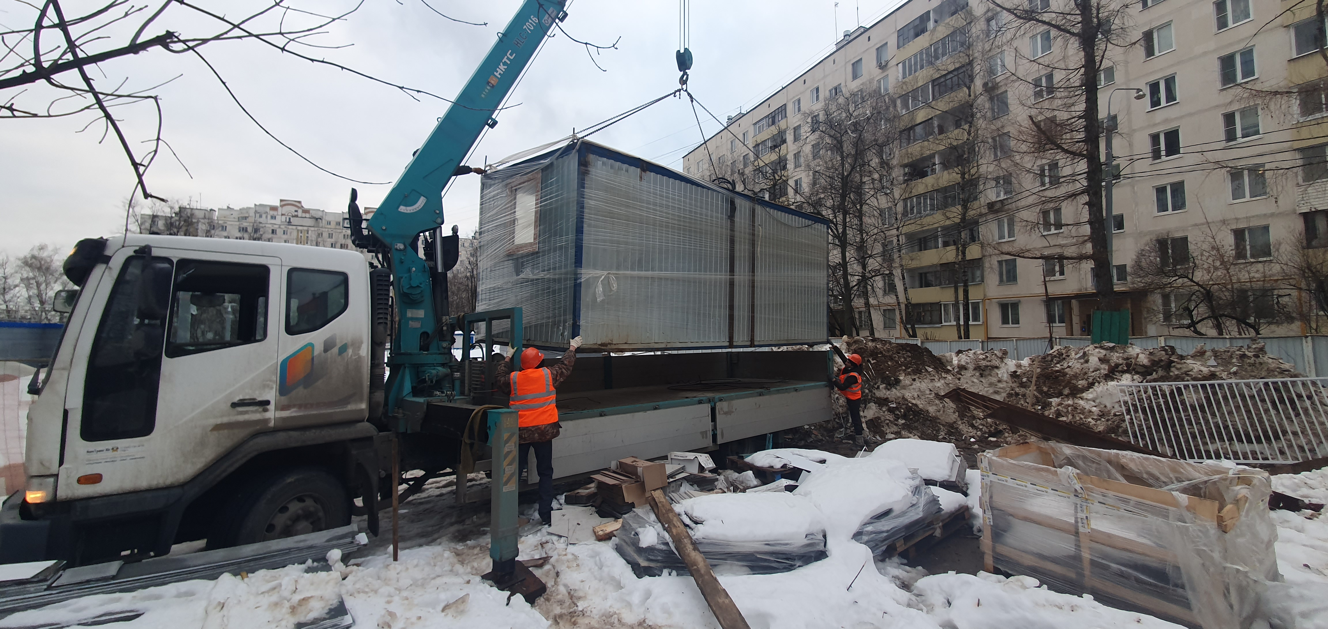 Демонтаж дачи | Цена услуги на участке с вывозом в Москве и Московской  области