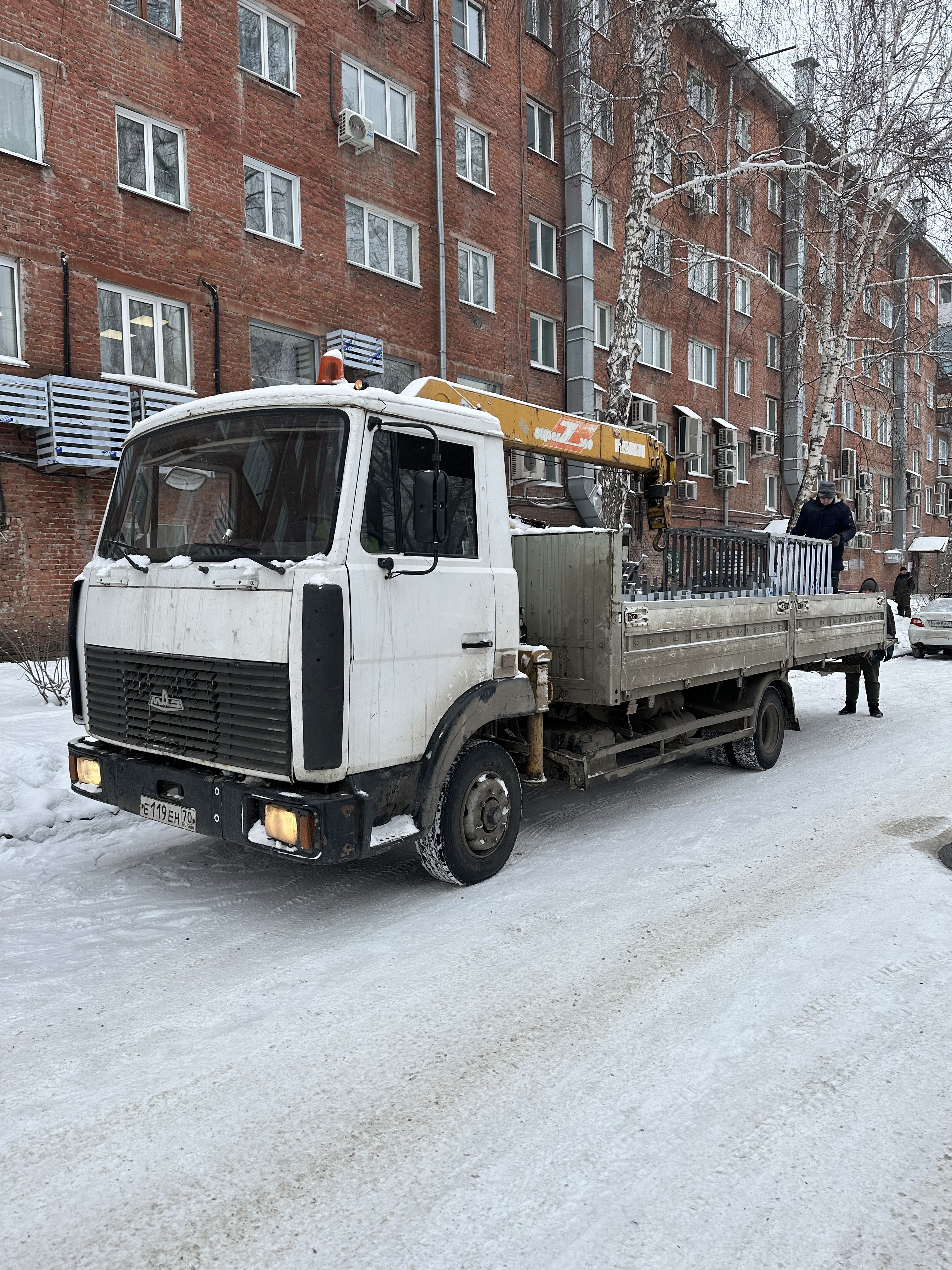 Аренда манипулятора — Анжеро-Судженск | Цены на услуги перевозки  краном-манипулятором