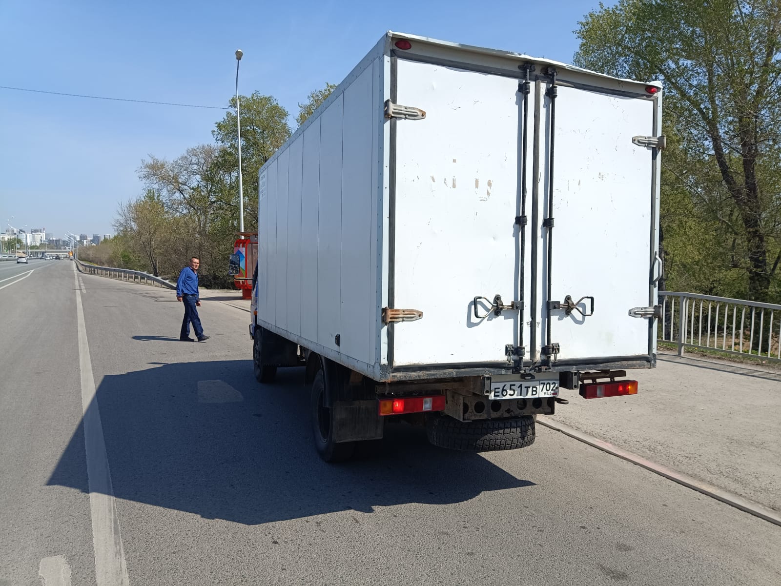 Грузовое такси в Уфе — цены на услуги грузотакси с грузчиками заказать  недорого | Перевозка-24