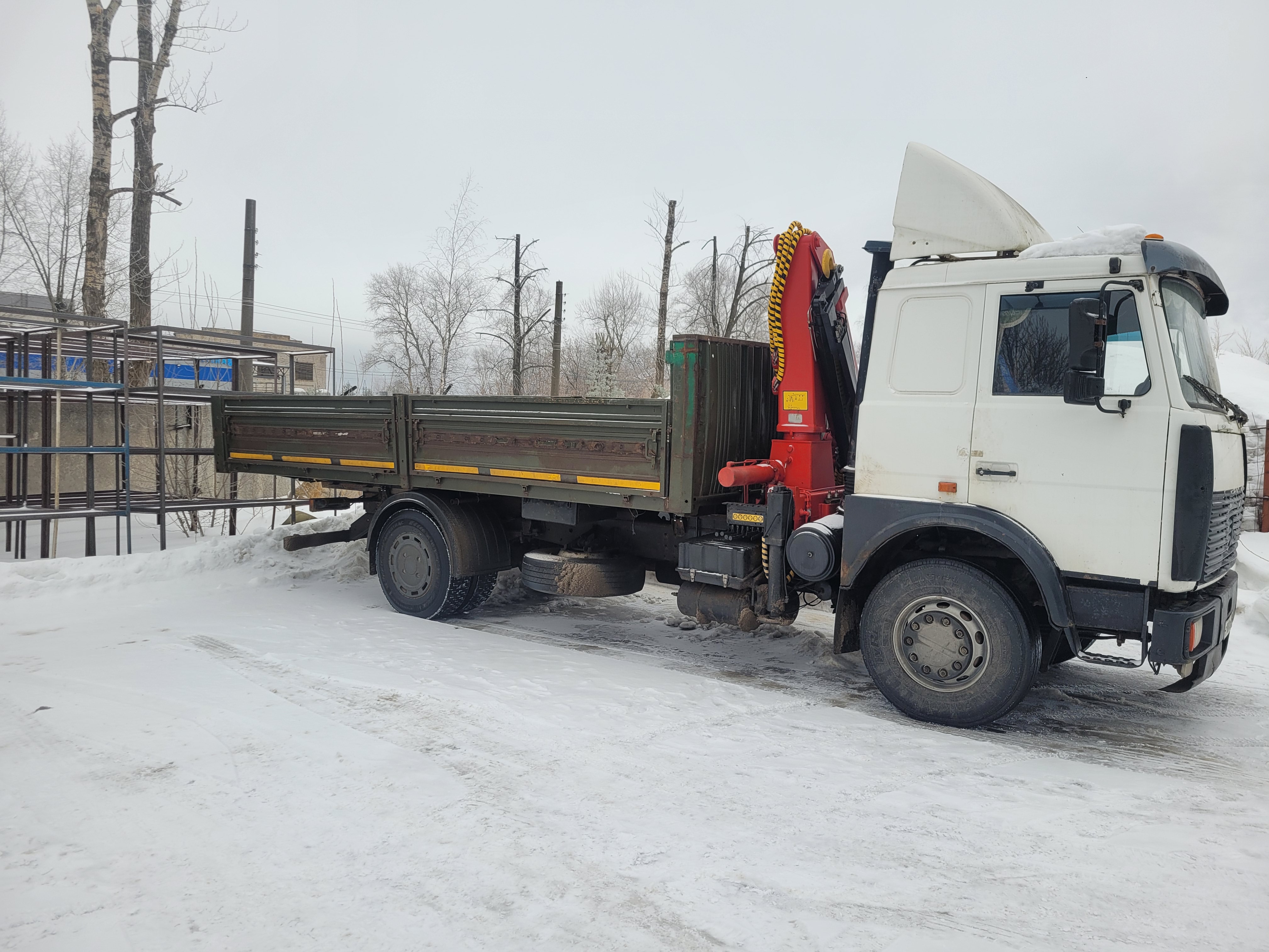 Перевозка бытовки манипулятором | Цены на услуги в Твери и Тверской области