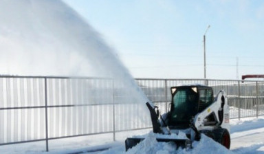 Уборка снега техникой Bobcat в Советске