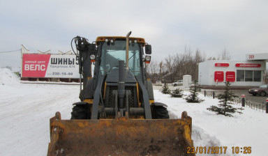 Объявление от Алексей: «Продаём экскаватор-погрузчик John Deere 325J» 1 фото