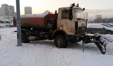 Объявление от Ринат: «Поливомоечная машина с отвалом для снега» 1 фото