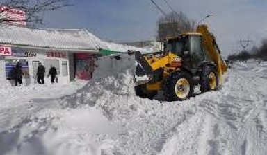 Уборка снега с крыш и придомовой территории в Петровском