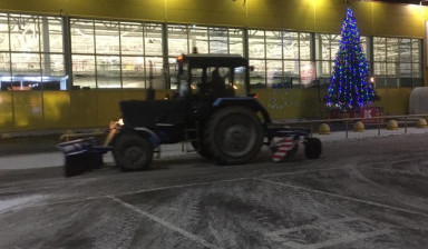 Объявление от Елена: «Аренда трактора МТЗ 82 уборка снега, клининг» 2 фото
