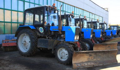 Объявление от ТРАНС-АРЕНДА: «Аренда трактора МТЗ с отвалом и щёткой» 4 фото