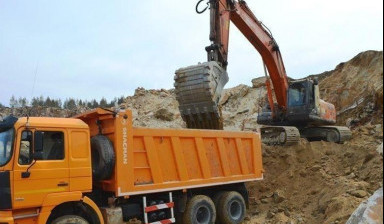 Объявление от Никитин Евгений Сергеевич: «Доставка песка щебня вывоз мусора. Самосвал аренда» 1 фото
