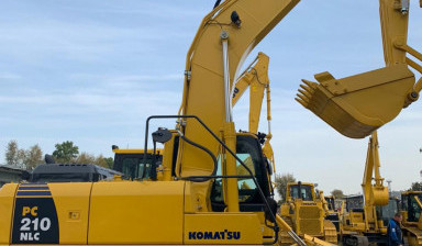 Объявление от СБЫТИНВЕСТСНАБ: «Экскаватор в аренду с оператором komatsu» 3 фото