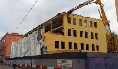 Демонтаж зданий в Южно-Сахалинске