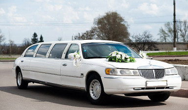 Объявление от Свадьба-71: «Лимузин Lincoln Town Car» 4 фото