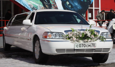 Объявление от Томские Лимузины: «Лимузин Lincoln Town Car Tiffany» 4 фото