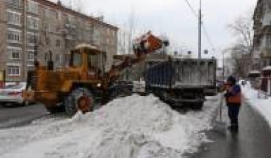 Уборка территории от снега в Мурманске
