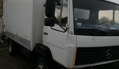 Вантажні перевезення автомобілем фургон з гідро бо