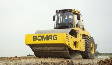 Объявление от Диспетчер Стройтехники: «Виброкаток 25т (тонн) комбинированный Bomag» 1 фото