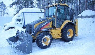 Объявление от "ТСК": «Уборка снега трактором или экскаватором-погрузчико» 1 фото