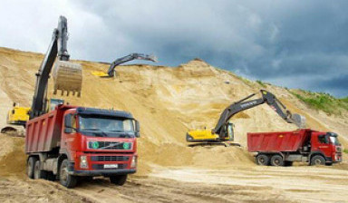 Объявление от «ИнвестГрупп»: «Песок карьерный с доставкой: 5, 10, 20 тонн.» 1 фото