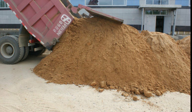 Песок речной и карьерный с доставкой от 3 тонн