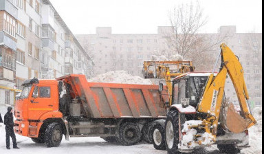 Механизированная уборка дорог от снега