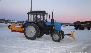 Объявление от Аликашев Тимур Шамильевич: «Аренда трактора мтз со щёткой для уборки снега kommunalnii» 1 фото