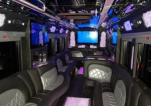 Объявление от Diamond Limousine & Luxury Sedan: «Private transfers by limousine» 1 photos
