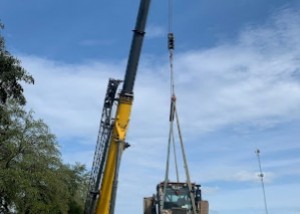 Объявление от Howell Crane & Rigging Inc: «Careful lifting of the load to a height» 2 photos