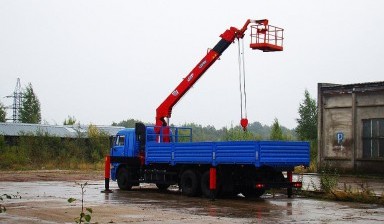 Автовышка 14 м с телескопической стрелой в аренду.