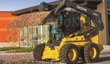 Объявление от ООО "ИНВЕСТ КАПИТАЛ": «Услуги мини-погрузчика John Deere 320G  John Deere» 1 фото