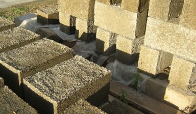 Объявление от Айгуль: «Опилкобетонные блоки, плиты перекрытия и другое» 1 фото
