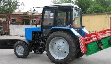Объявление от Аренда трактора: «Аренда подметальной уборочной машины  МТЗ 82.01 podmetalno-uborochnaya-mashina» 1 фото