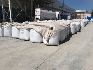 Объявление от ЭкоСтрой: «Аренда цементовоза Actros 27 т» 1 фото