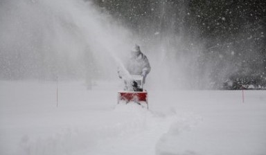 Объявление от CLEAN-ROLHAUSE: «Аренда шнекороторного снегометателя.» 1 фото
