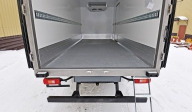 Перевозка продуктов в изотермическом фургоне: Merc