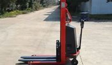 Объявление от Munsterman BV: «CLIMAX SE10.25 pallet stacker for rent» 1 photos