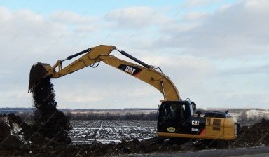 Объявление от СТГ: «Аренда гусеничного экскаватора Caterpillar 320» 1 фото