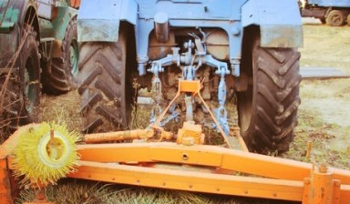 Объявление от Вадим: «Аренда трактора отвал и щётка. Чистка снега.» 3 фото