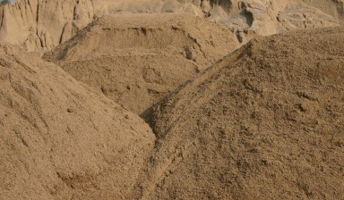 Объявление от Альмухаметов Альмир Дамирович: «Продажа карьерного песка, доставка.» 1 фото