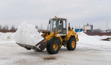 Объявление от ТуганСтрой: «Вывоз снега фронтальным погрузчиком» 1 фото