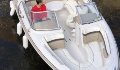 Объявление от Аквацентр ДВ: «Аренда яхты и катера, недорого» 1 фото