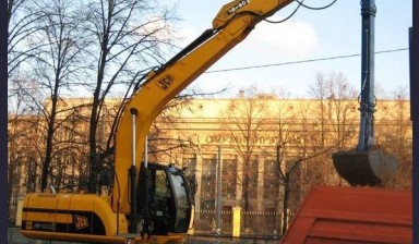 Объявление от Монолит-техно: «Аренда грейфера JCB 160» 1 фото